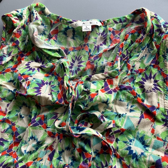 Cabi cinched print sleeveless top, size large - Picture 3 of 4